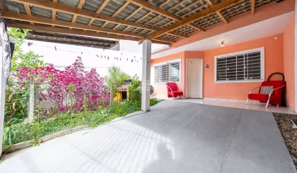 Casa com 2 quartos à venda na Rua Reginaldo Rosa, 494, Vila Glória, Campo Largo, 47 m2 por R$ 250.000