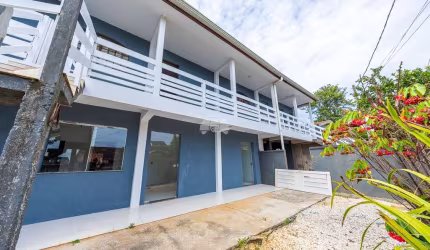 Casa com 6 quartos à venda na Rua Antônio Baptistel, 34, Jardim das Palmeiras, Campo Largo, 250 m2 por R$ 450.000