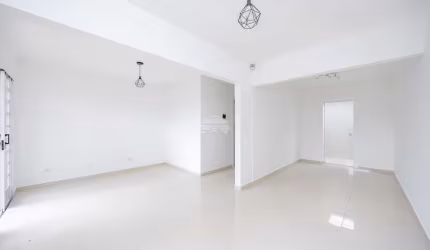 Casa com 1 quarto à venda na Rua Minas Gerais, 288, Vila Itaqui, Campo Largo, 140 m2 por R$ 330.000