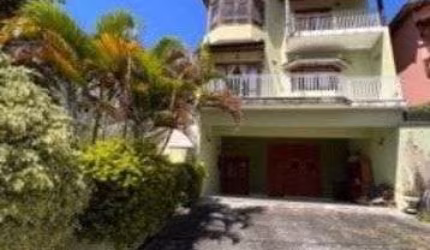 Casa com 3 dormitórios à venda, 299 m² por R$ 1.300.000,00 - Parque Nova Jandira - Jandira/SP