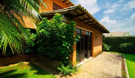 Casa com 3 dormitórios à venda, 300 m² por R$ 4.300.000,00 - Alphaville - Barueri/SP