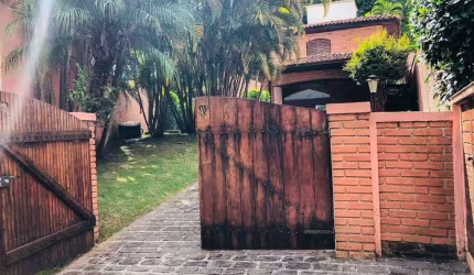 Casa com 4 dormitórios à venda, 440 m² por R$ 850.000,00 - Jardim Bolívia - Jandira/SP