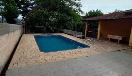 TERRENO COM PISCINA COM ÀREA DE 351 M²