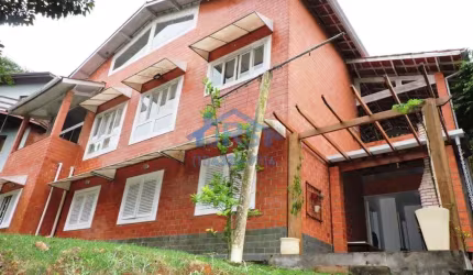 Sobrado com 4 dormitórios à venda, 205 m² por R$ 1.200.000,00 - Parque das Artes - Embu das Artes/SP