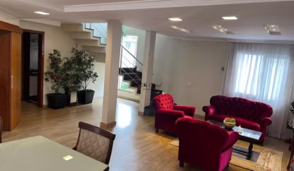 Casa no bairro São Braz com 296m², 4 dormitórios ( sendo 2 suítes ) e 6 vagas - São Braz - Curitiba - PR