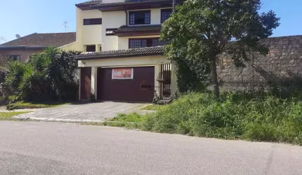 Sobrado no bairro Xaxim com 350m², 4 dormitórios ( sendo 1 suíte com banheira ) e 6 vagas - Xaxim - Curitiba - PR
