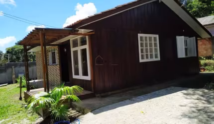 Casa rural em Bocaiúva do Sul com área total de 385m², com 2 quartos e muito espaço de lazer no Bairro Cachoeirinha, Bocaiúva do Sul, PR