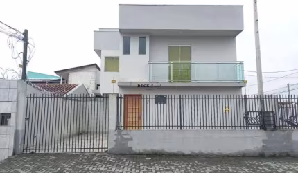 Excelente sobrado no Bairro Cajuru com 76m², 2 dormitórios sendo suítes e 1 vaga de garagem à venda em Curitiba - PR