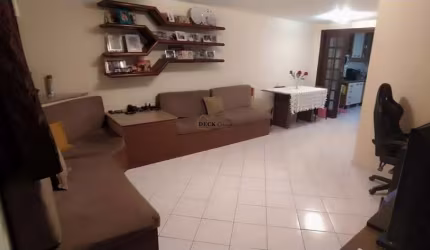 Sobrado com 3 quartos e ampla vaga de garagem  à venda no  Bairro Alto em Curitiba - PR