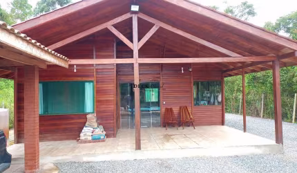 Chácara na Lapa com 2.310m² com piscina,  3 dormitórios, área gourmet e semi-mobiliada pra você viver ao máximo a natureza! Bairro Mariental - Lapa -PR