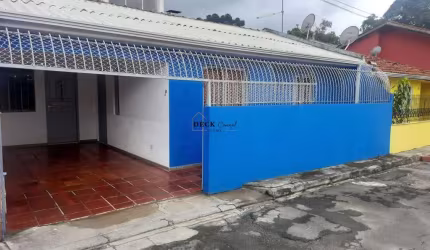 Casa em condomínio fechado no bairro Santa Cândida com 95m², 3 dormitórios e 2 vagas - Santa Cândida - Curitiba - PR