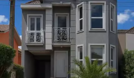 Triplex no Bairro Abranches em condomínio fechado com 436m², 5 quartos, 6 vagas de garagem e amplo quintal em Curitiba, Abranches - PR