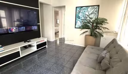 Apartamento mobiliado no centro de Balneário Camboriú para locação anual