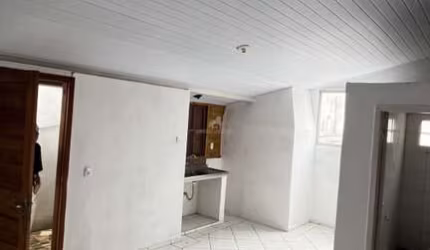 Kitnet para Locação Anual no bairro Municípios em Balneário Camboriú, 1 quarto, Sem Mobília, 30 m² privativos,