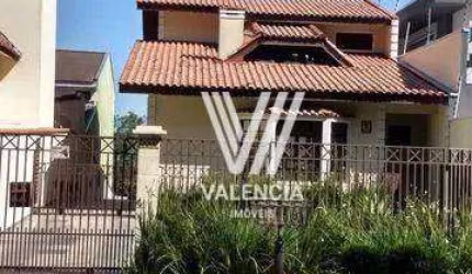 Casa de Rua | 4 Dorms | 245m² priv | 4 vagas | Tarumã - CURITIBA/PR