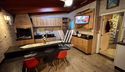 Sobrado de Rua | 3 Dorms | 3 Vagas | 155m² | Pinheirinho - Curitiba/PR