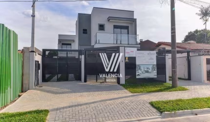 Sobrado de Rua | 3 Dorms | 2 Vagas | 95m² | Uberaba - Curitiba/PR