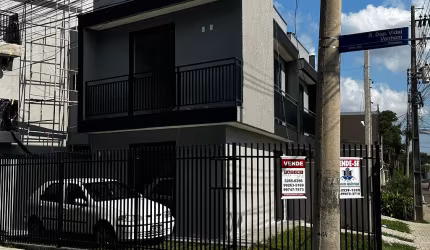 Sobrado de Rua | 2 Dorms | 2 Vagas | 67m² | Tatuquara - Curitiba/PR