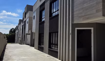Sobrado em Condominio | 3 Dorm | 2 vagas | 102m² priv | Pilarzinho/PR
