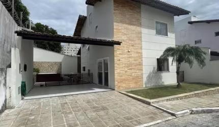 Casa Duplex em Condominio à Venda no Olho D'agua - 4 Suítes - Lazer Privativo