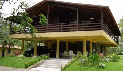 Chácara à Venda em Maracanã - 2 Casas Duplex - Piscina - Campo de Futebol