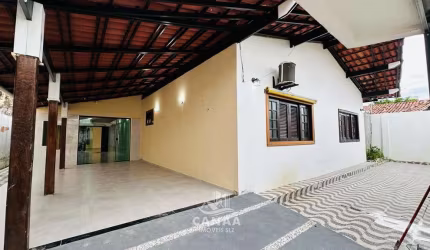 Excelente Casa a Venda no Olho D'Agua em Res. Fechado - 3 Suítes - Próx. a Praia