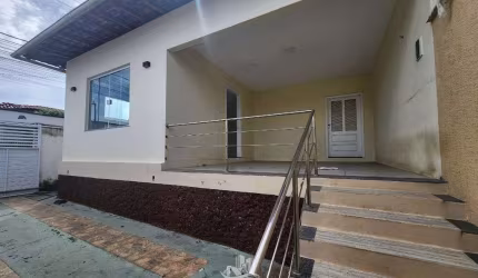 Excelente Casa a Venda em São Francisco - 4 quartos - Reformada - Ventilada