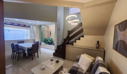 Excelente Casa Dupelx a Venda em Cohajap - 4 quartos - Piscina - Energia Solar