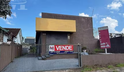 TERRENO HÁ METROS DA UNICURITIBA, ENTRE MARECHAL FLORIANO E WESTPHALEN. ÁGUA VERDE/ REBOUÇAS. ÓTIMO PONTO COMERCIAL.