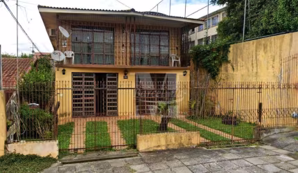 TERRENO À VENDA COM CASA AMPLA NO PINHEIRINHO. EXCELENTE OPORTUNIDADE!