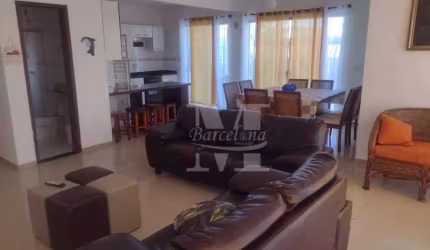 TRIPLEX 100% MOBILIADO EM PONTAL DO PARANÁ – BALNEÁRIO IPANEMA. COM CHURRASQUEIRA, PISCINA E OFURÔ.