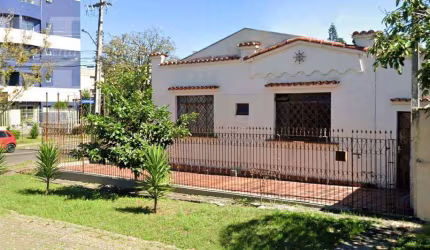 ÓTIMA CASA DE ESQUINA, RESIDENCIAL/COMERCIAL. NO JARDIM SOCIAL. AMPLO QUINTAL. EM LOCALIZAÇÃO ESTRATÉGICA.