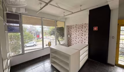 LOJA TÉRREA NO BAIRRO ÁGUA VERDE, PRÓXIMO AO ANGELONI E CLUBE CURITIBANO. QUASE 100M².