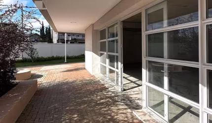 LOJA NOVA EM EXCELENTE LOCALIZAÇÃO NO EDIFÍCIO PARQUE ECOVILLE COM 137M² DE ÁREA INTERNA