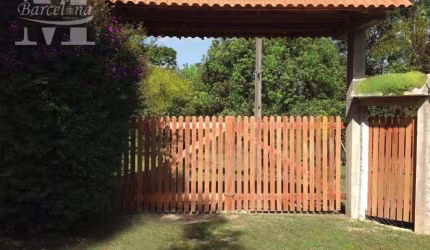CHÁCARA EM CAMPO LARGO, COM 2 CASAS, SALÃO DE FESTAS, PISCINA, TANQUES DE PEIXES E ÁREAS DE LAZER