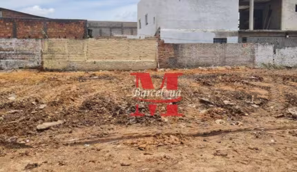 TERRENO DE ESQUINA NO BOQUEIRÃO, DE ÓTIMA LOCALIZAÇÃO