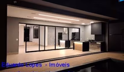 Casa de Luxo no Swiss Park em Campinas-SP: 4 quartos, 4 suítes, 3 salas, 5 banheiros, 4 vagas - 230m². Venha conferir!