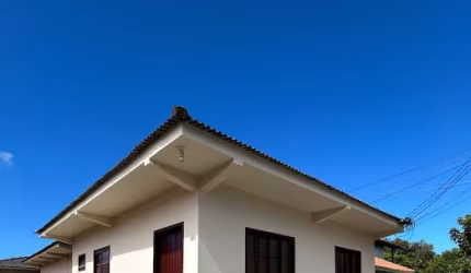 Casa térrea 2 dorms bairro Rio Vermelho/Florianópolis-SC.  Não financia!!!