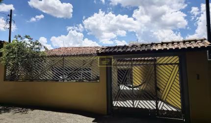 Casa com 03 dormitórios para venda no Jardim Germânia
