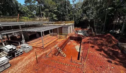 Casa à Venda no Condomínio Chácara Flora