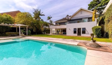 Sobrado com piscina para venda no Brooklin