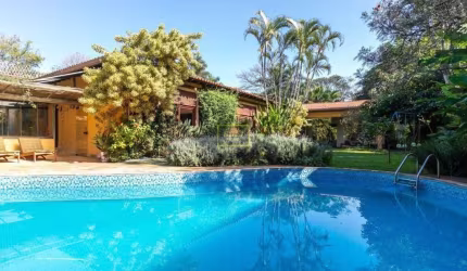 Casa com área de lazer no Brooklim