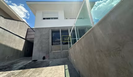 Casa com 04 dormitórios para venda no Jardim das Bandeiras
