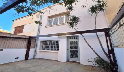 Casa com 04 dormitórios para locação em Pinheiros