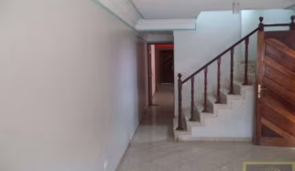 Excelente Sobrado próximo ao Terminal Campo Limpo!