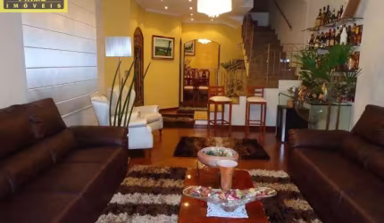 Excelente sobrado, reformado, com de 300 m² de área construída!
