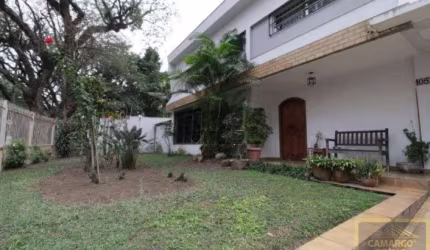 Sobrado na City Lapa com quintal e edicula independente, excelente localização.