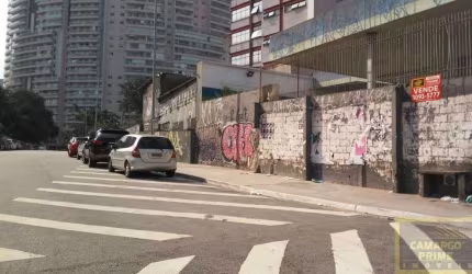 Terreno para fins comerciais na região de Pinheiros!