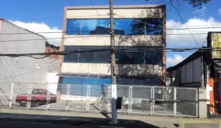 Prédio comercial, bem localizado, ao lado avenida João Dias, a 1 km da Marginal Pinheiros
