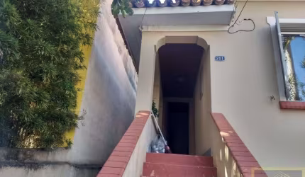 Casa Térrea com 2 dormitórios e 2 vagas na Vila Madalena!